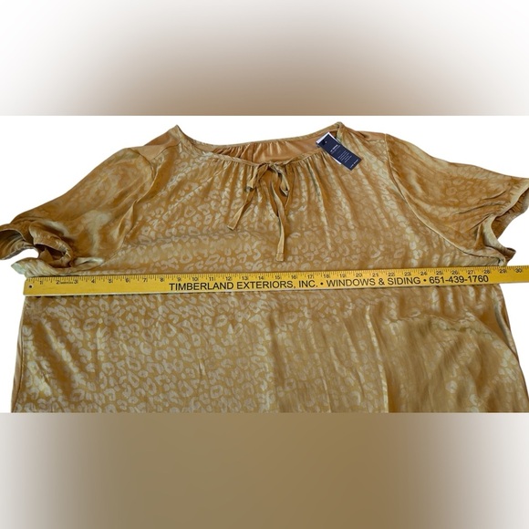 New Lane Bryan Swing Tee 22/24 Yellow Leopard Short Sleeve Tie Keyhole Neck NWT. - Picture 10 of 10